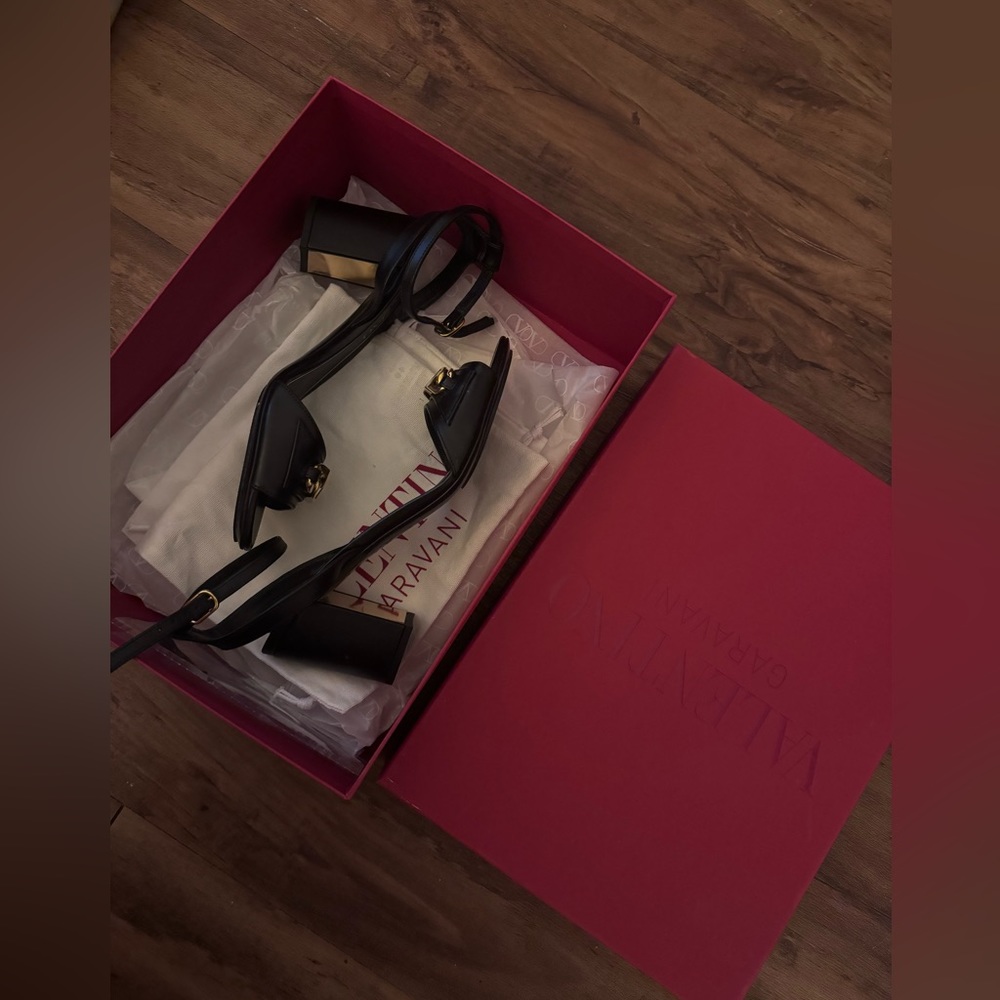 Valentino heels sandal 36.5